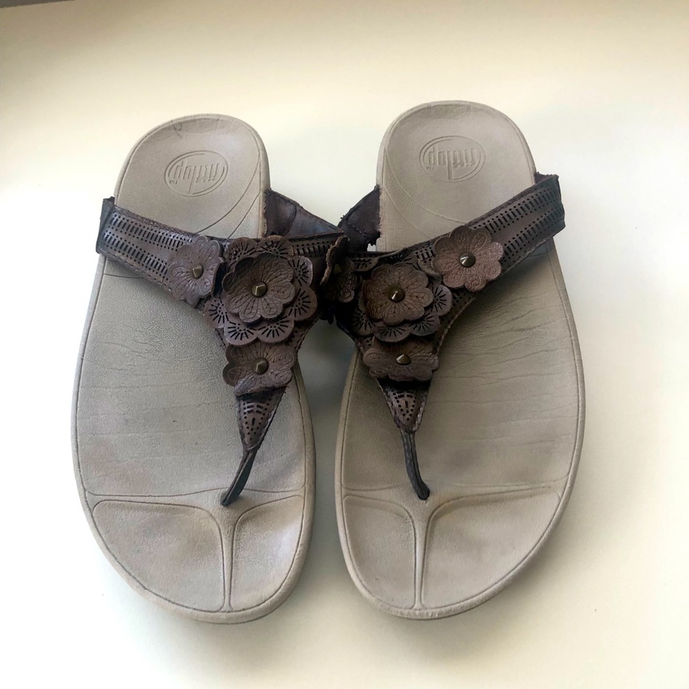 Fitflop Bronze Leather Floral Flower Thongs Flip Flops Sandals Shoes Size 9
